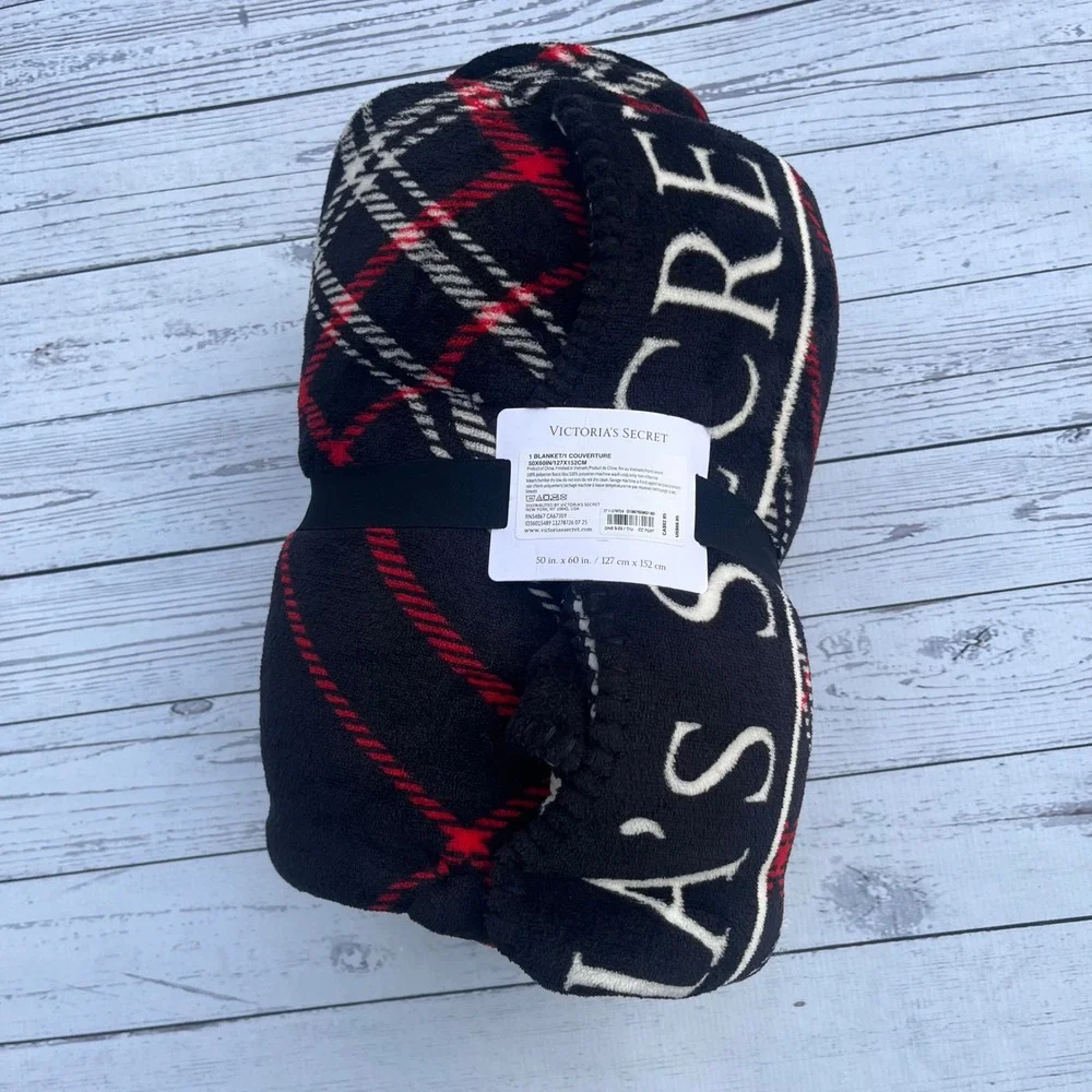 Victoria's Secret Plaid Cozy Plush Throw Blanket 50x60 Logo Designer NEW
